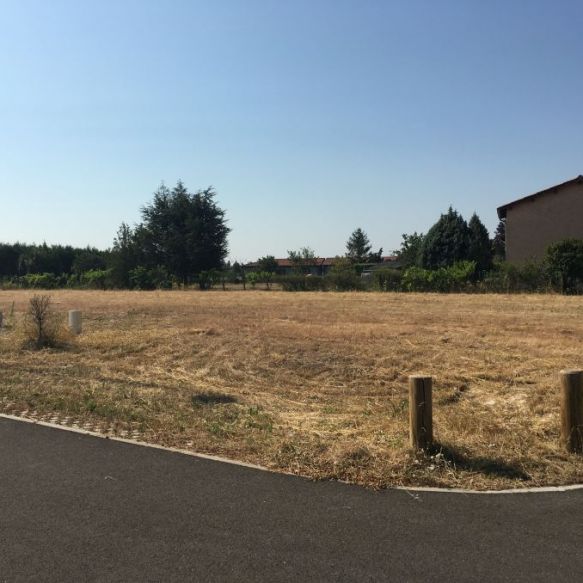 Terrain à Villette de vienne 38200